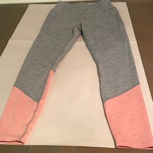 Women’s Skechers leggings workout pants.